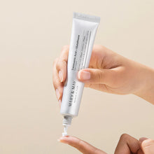 Load image into Gallery viewer, Mary &amp; May Tranexamic Acid+ Glutathion Eye Cream
